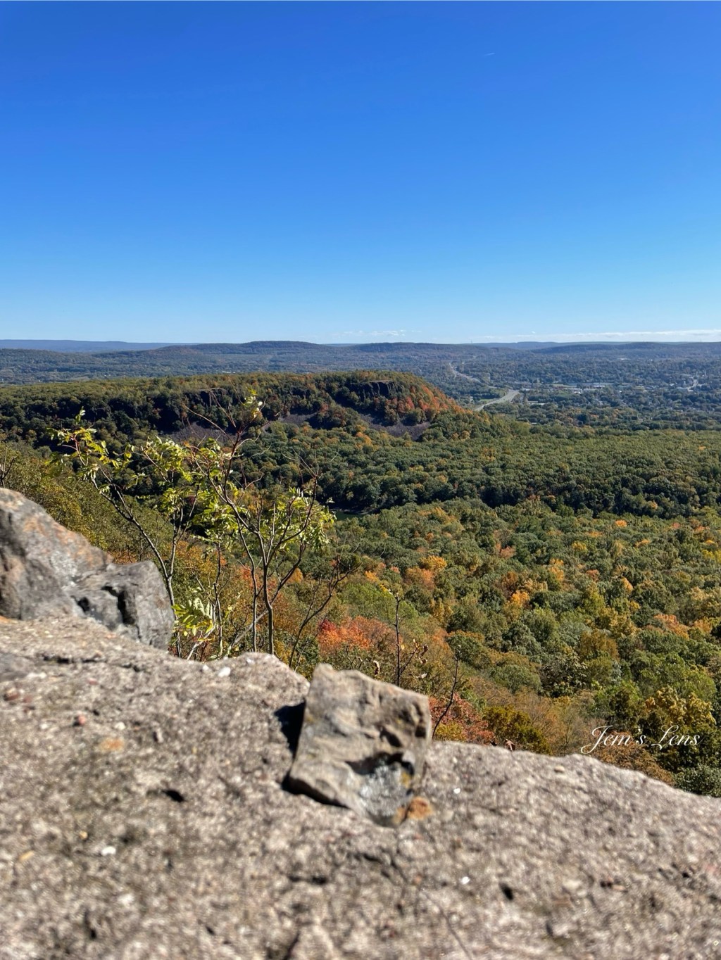 Castle Craig, Meriden CT — A Stunning Fall View You Have to See in Person